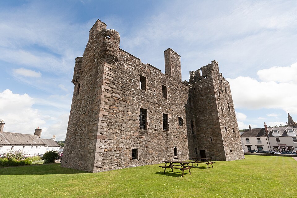 Maclellan's Castle