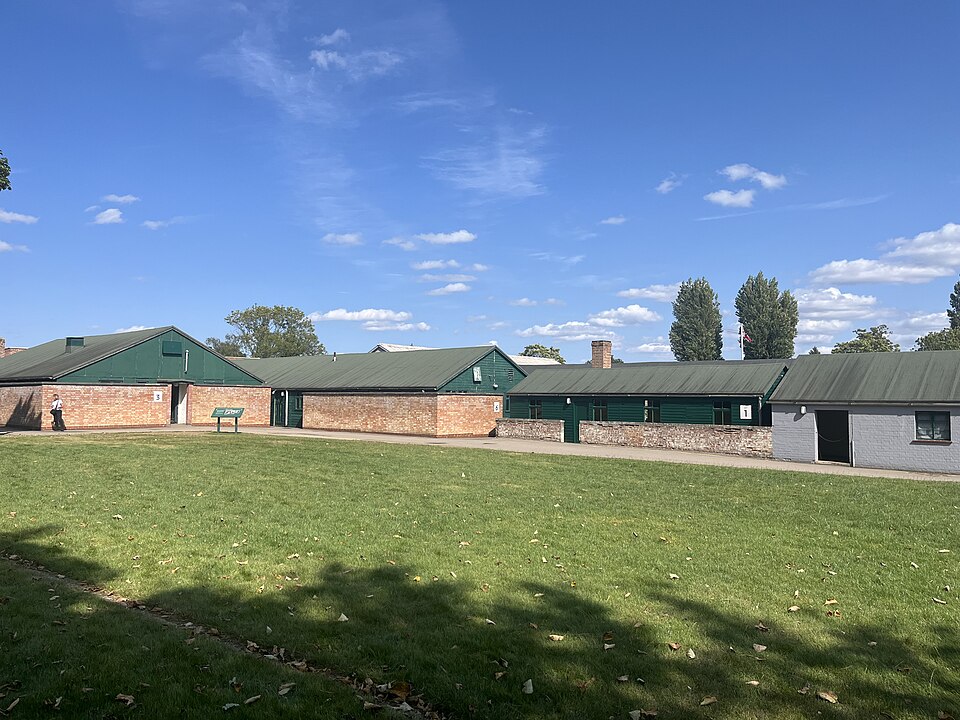 Hut 3